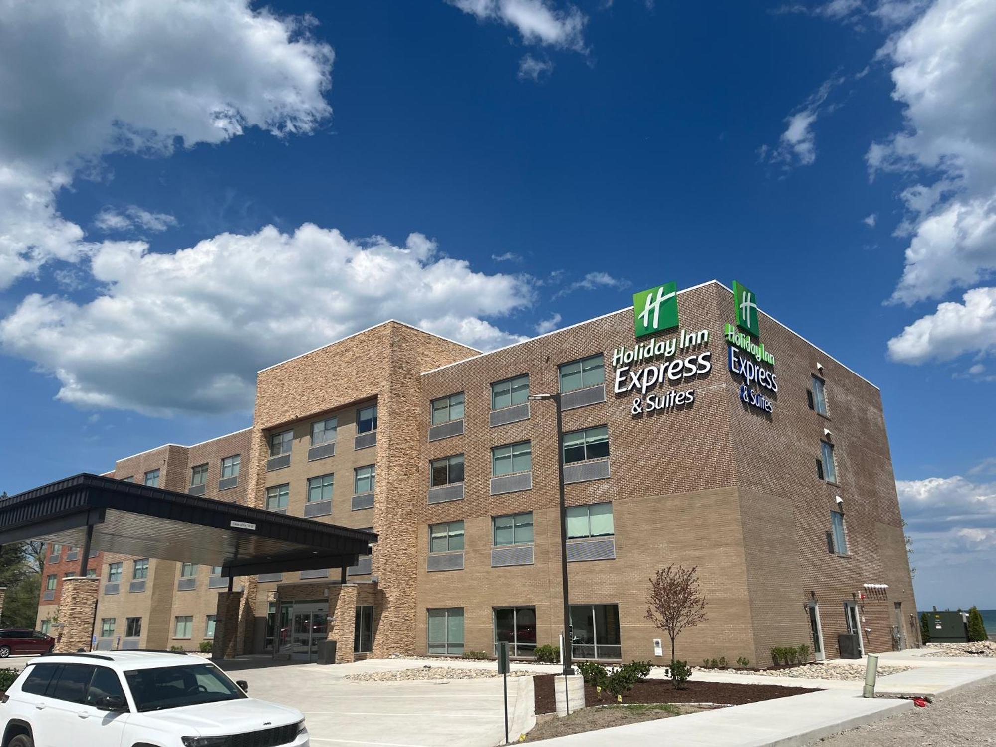 Holiday Inn Express & Suites Oscoda By Ihg Extérieur photo
