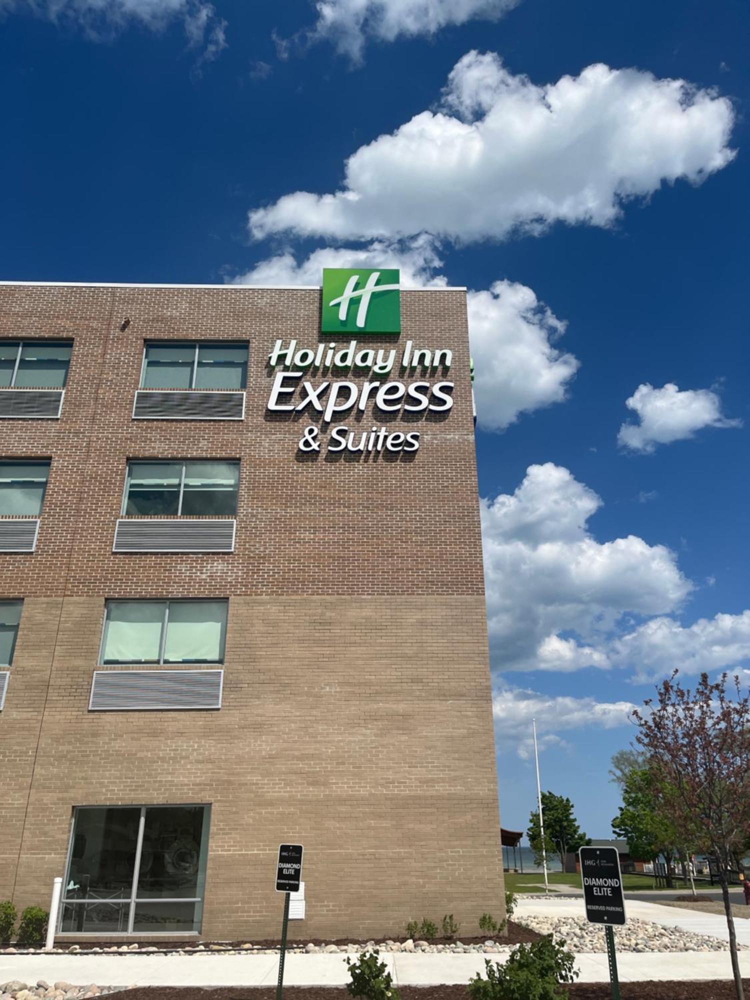 Holiday Inn Express & Suites Oscoda By Ihg Extérieur photo